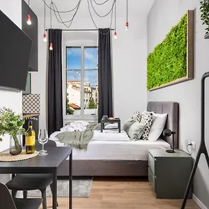 & One World Apartman