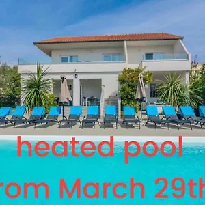 https://royal-choice-with-pool.hotelinzadar.com