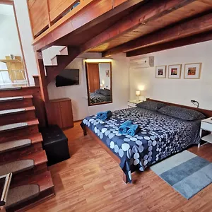 https://studio-apartman-galerija.in-istria.net